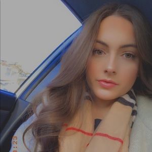 Meet your Posher, Isabella